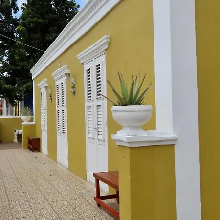 Historic Building The Palm Backyard Studio-Apartment Willemstad, Curacao Feel Home Away From Home
